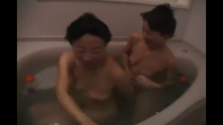 Lesbiche giapponesi mature_x1